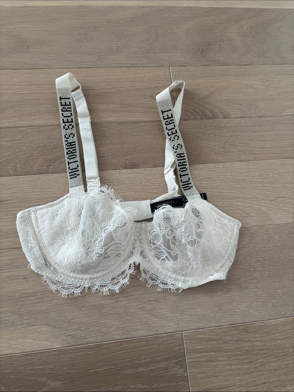 Victoria’s Secret Very Sexy lace & rhinestone Bra 36B